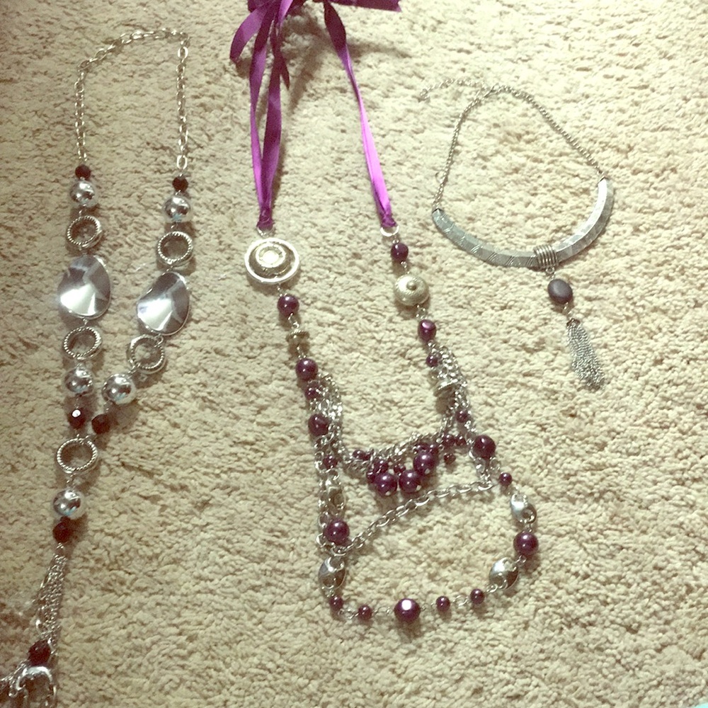 Lot of 3 paparazzi necklaces. Super cute!